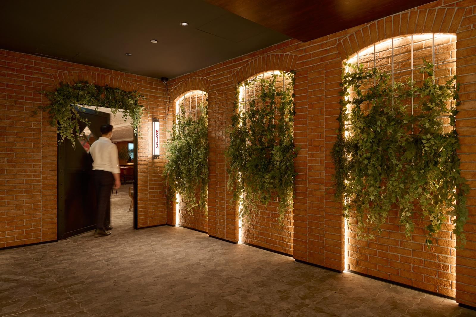 Movida Singapore Spanish restaurant interior at Raffles City, fit-out by MD Projects