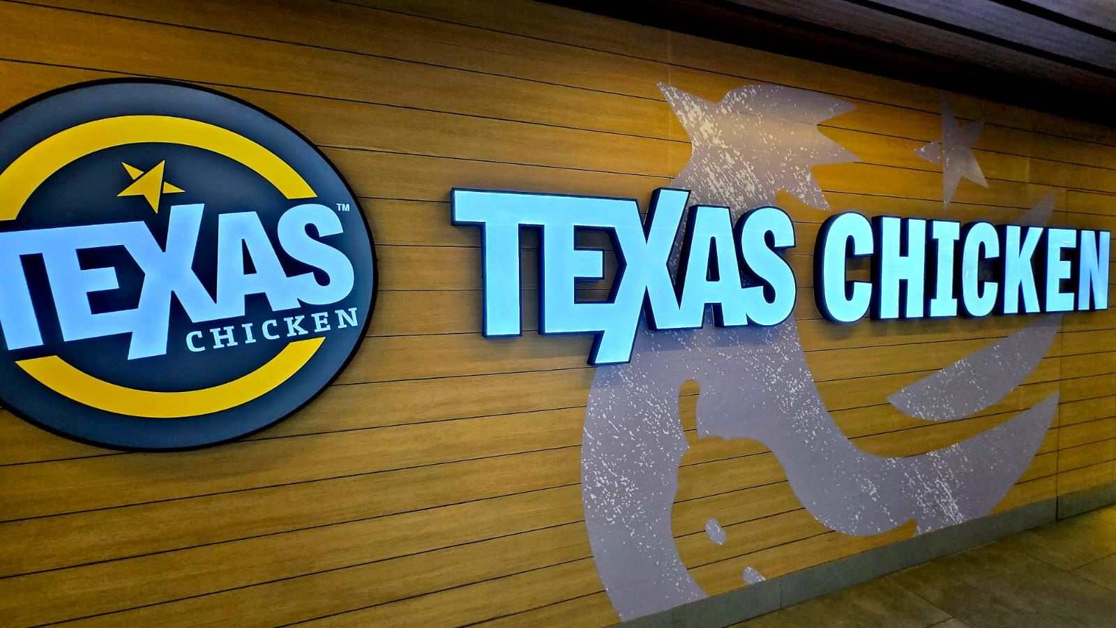 TEXAS CHICKEN fast-casual restaurant interior at Singpost Centre, fit-out by MD Projects, view 5