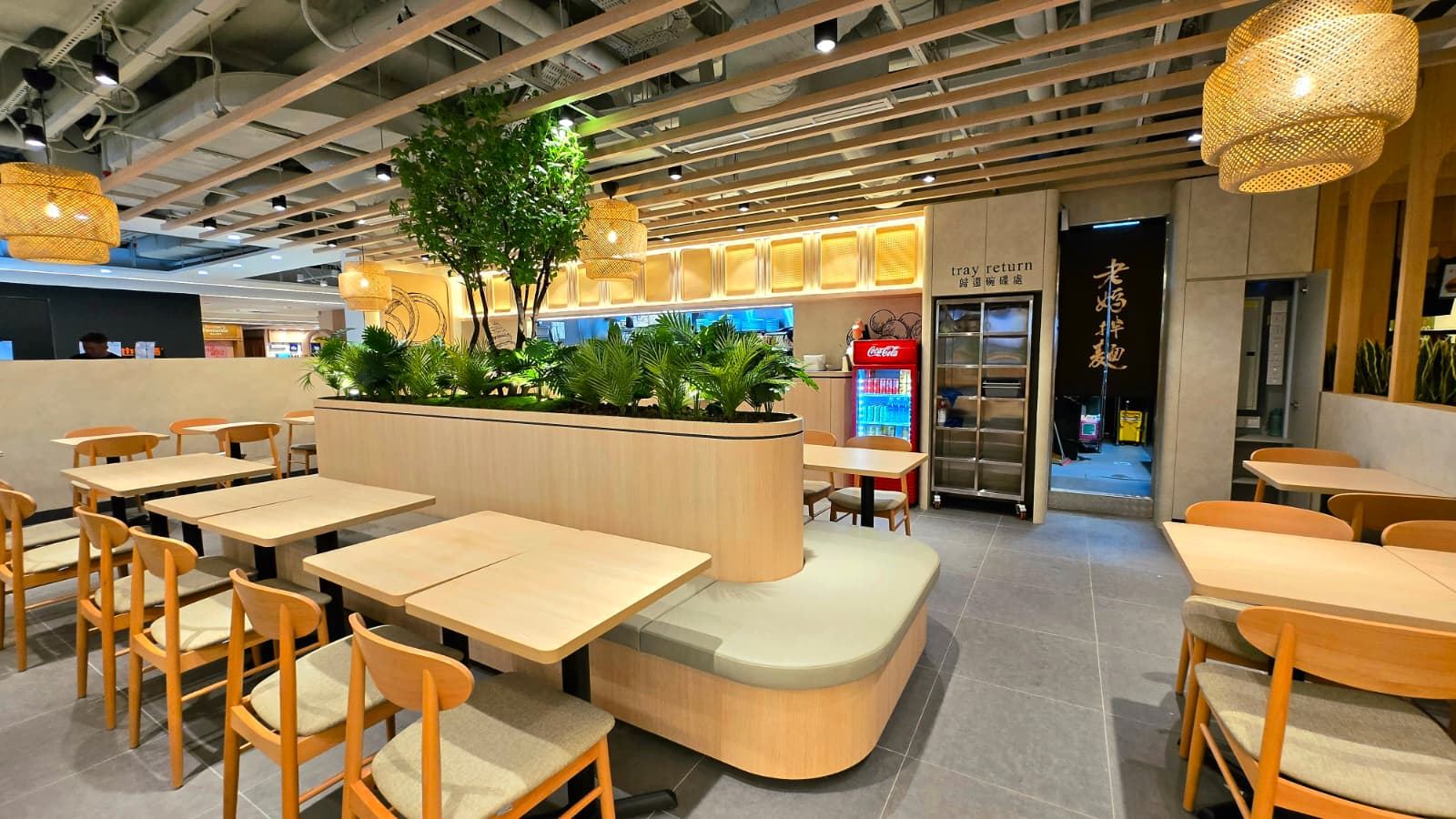 Lao Ma Bàn Mian noodle shop interior at Tangs Plaza, fit-out by MD Projects, view 3
