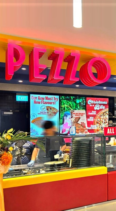 Pezzo, Hougang Mall