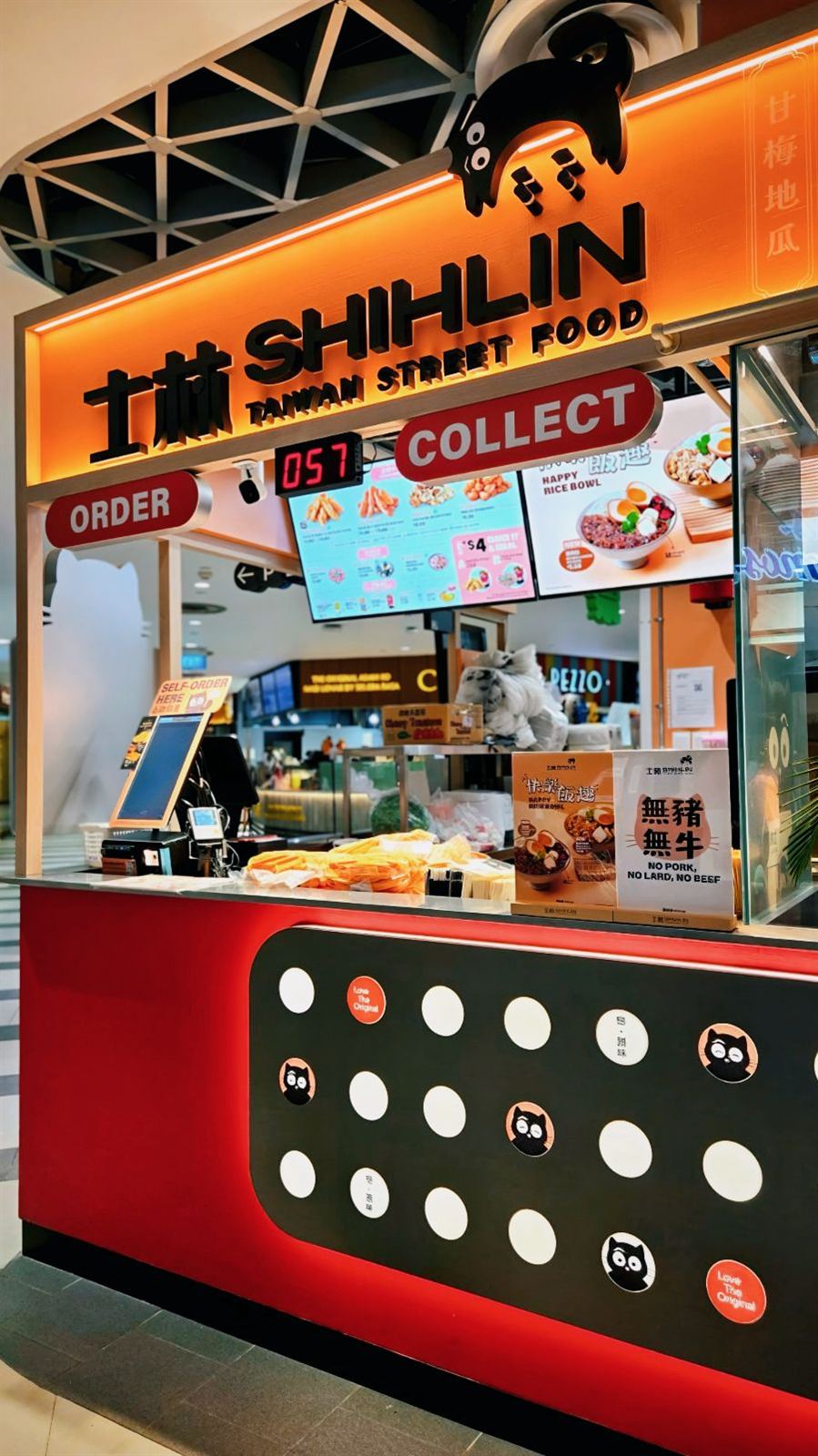 SHIHLIN Taiwanese fast-casual restaurant interior at Compass One, fit-out by MD Projects, view 3