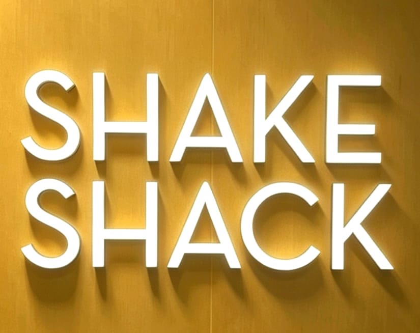 SHAKE SHACK burger restaurant interior at Parkway Parade, fit-out by MD Projects, view 5